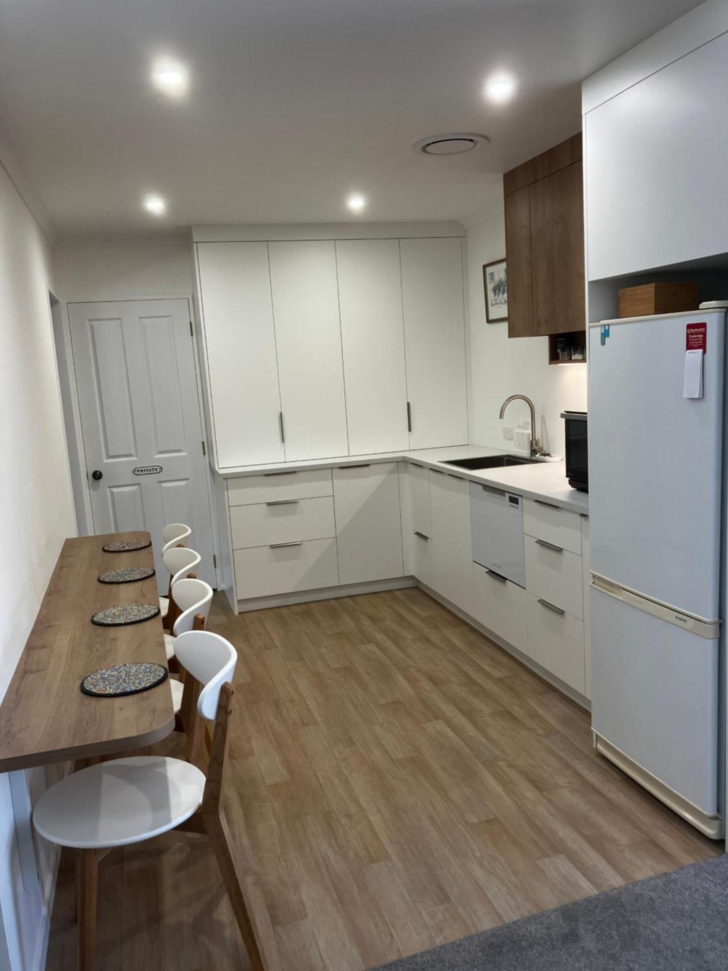 Close, Convenient & Comfortable Cambridge Bagian luar foto